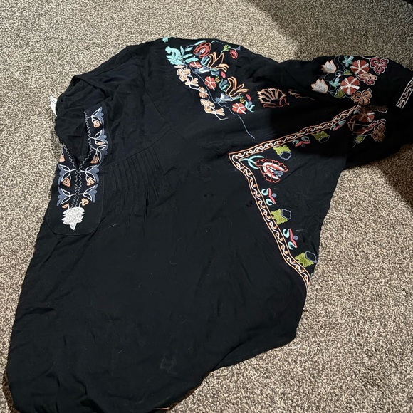 Three Bird Nest Black Blouse with Colorful Embroidery - Picture 3 of 3
